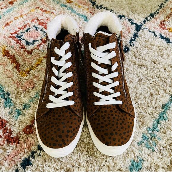 NEW Universal Thread brown leopard animal print Sherpa high top sneakers 11 - Picture 1 of 9